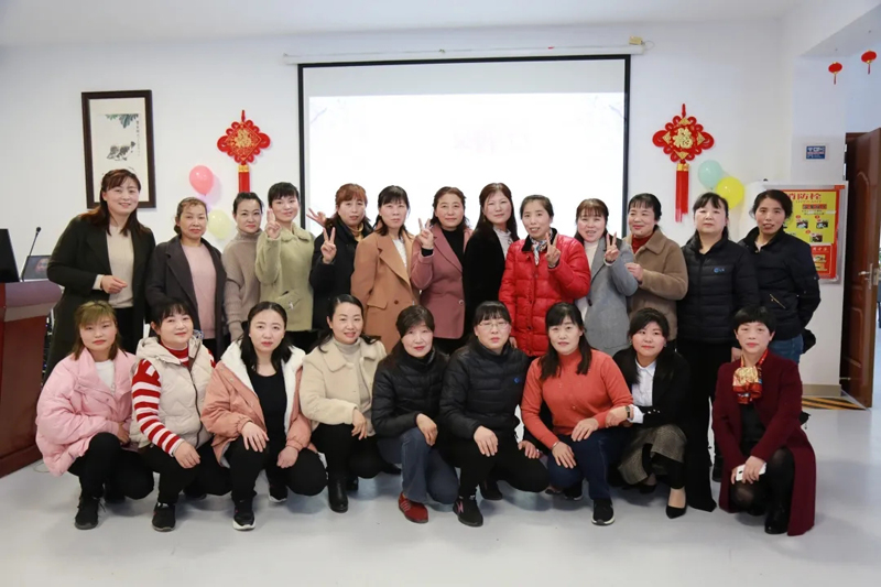 致敬冰球突破mg正规官网女神：愿您所期皆所念，所念皆如愿！